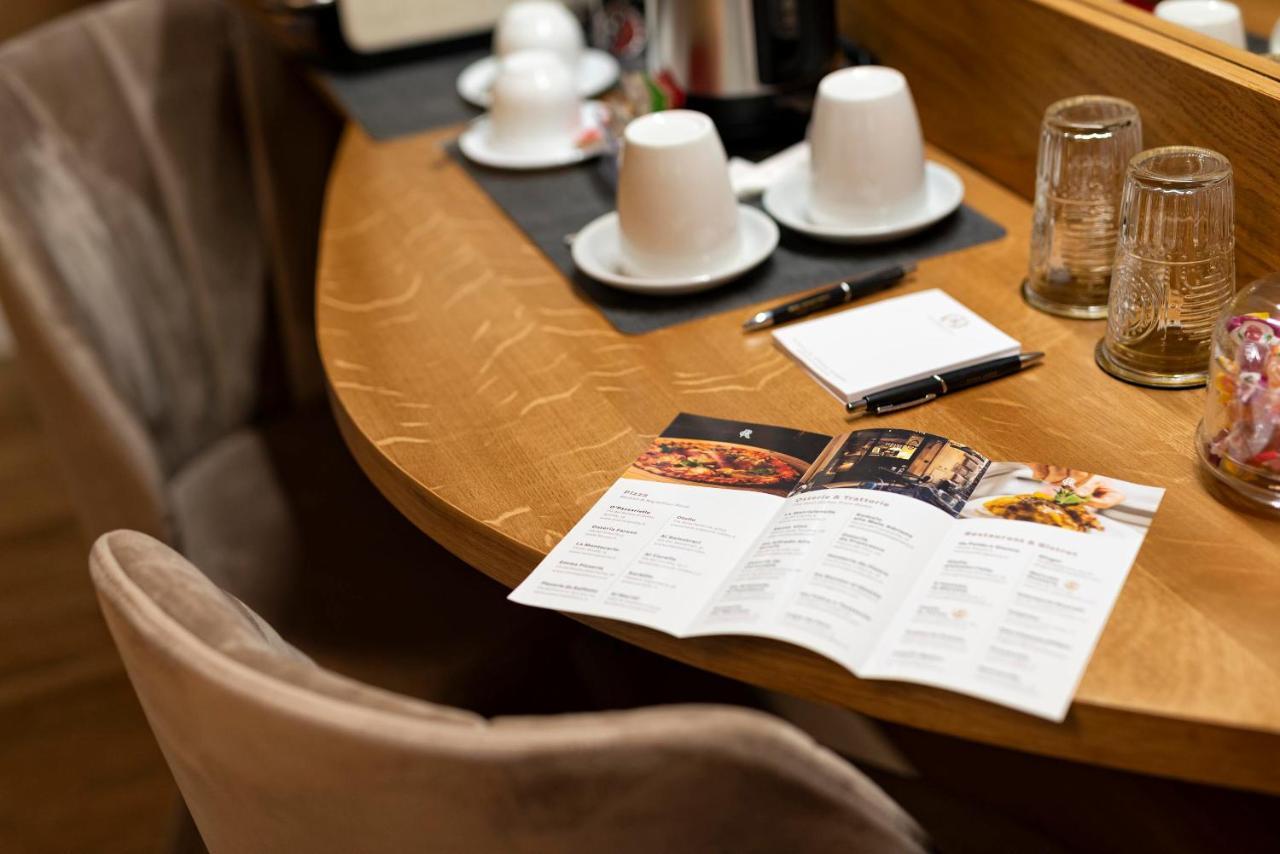 Royal Rooms Corso Рим Экстерьер фото